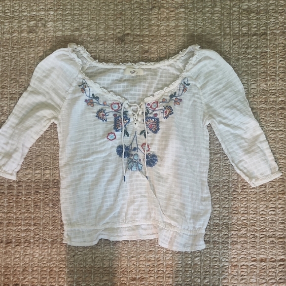 Hollister White Blouse Elegant and Versatile - Picture 1 of 5